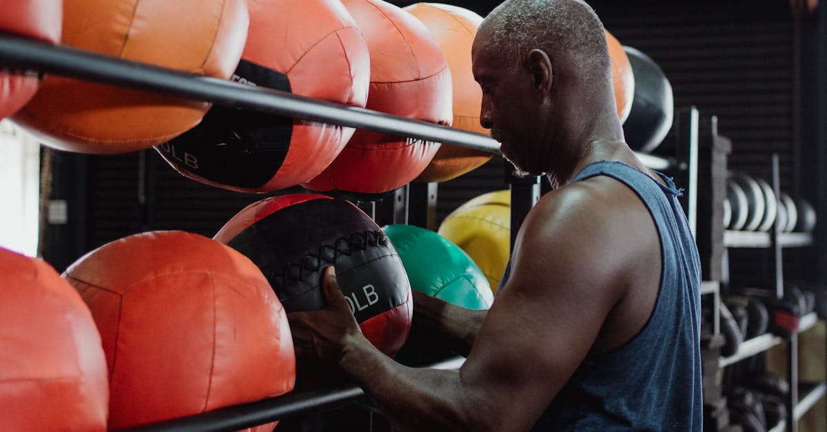 discover effective lifting techniques to enhance your strength and safety during workouts. learn proper form, essential tips, and expert advice to maximize your lifting potential and prevent injuries.