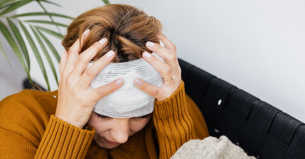 learn about migraines, including common symptoms, potential causes, and effective treatment options to help manage migraine pain and improve your quality of life.